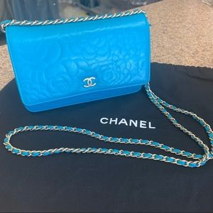COPY - CHANEL quilted clutch bag.